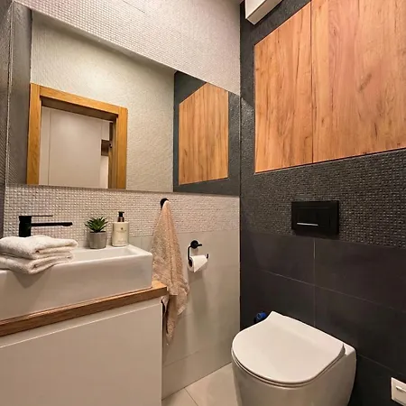 Moderny Novy S Vyhladom & Parking Appartement Lubotice