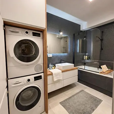 Apartamento Moderny Novy S Vyhladom & Parking *