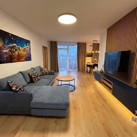 Moderny Novy S Vyhladom & Parking Appartement