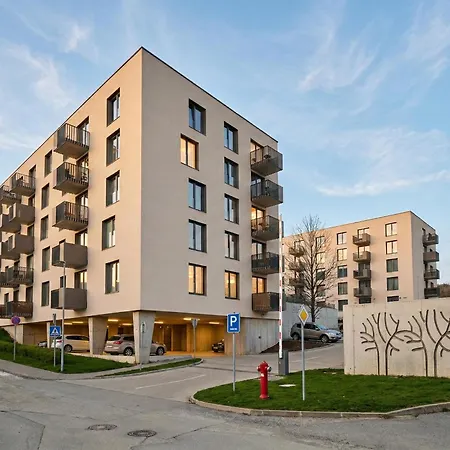 Apartamento Moderny Novy S Vyhladom & Parking Lubotice