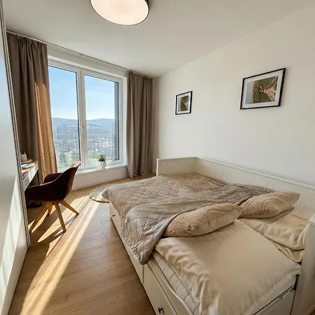 Moderny Novy S Vyhladom & Parking Appartement Lubotice