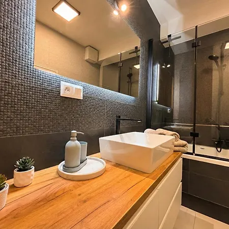 Moderny Novy S Vyhladom & Parking Appartement *